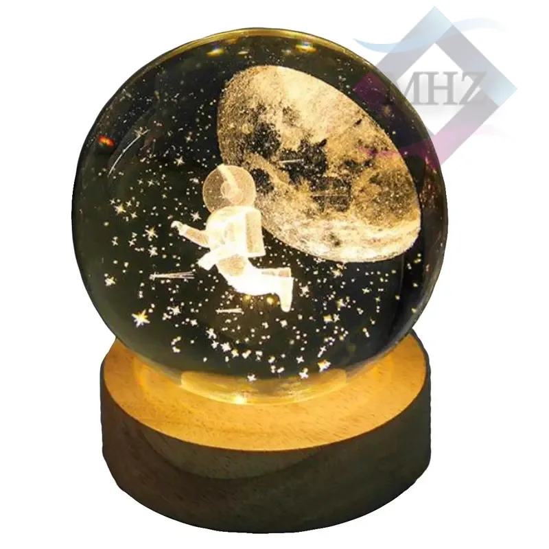 چراغ خواب مدل گوی کریستال طرح آدم فضایی قطر 6 سانتیمتر