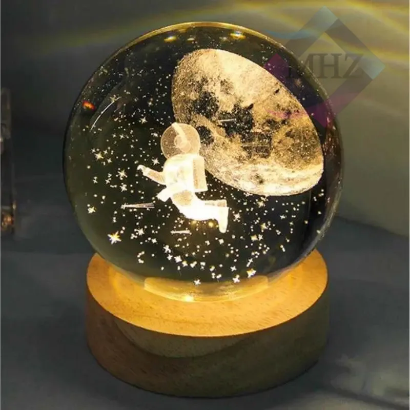 چراغ خواب مدل گوی کریستال طرح آدم فضایی قطر 6 سانتیمتر